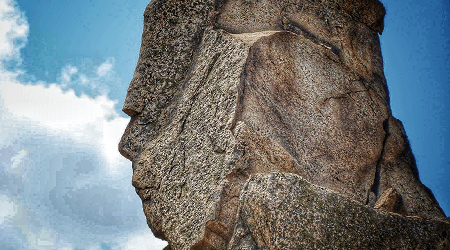 România uriaş de piatră munţii Măcin
